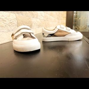 Authentic Burberry boys shoes size 9US